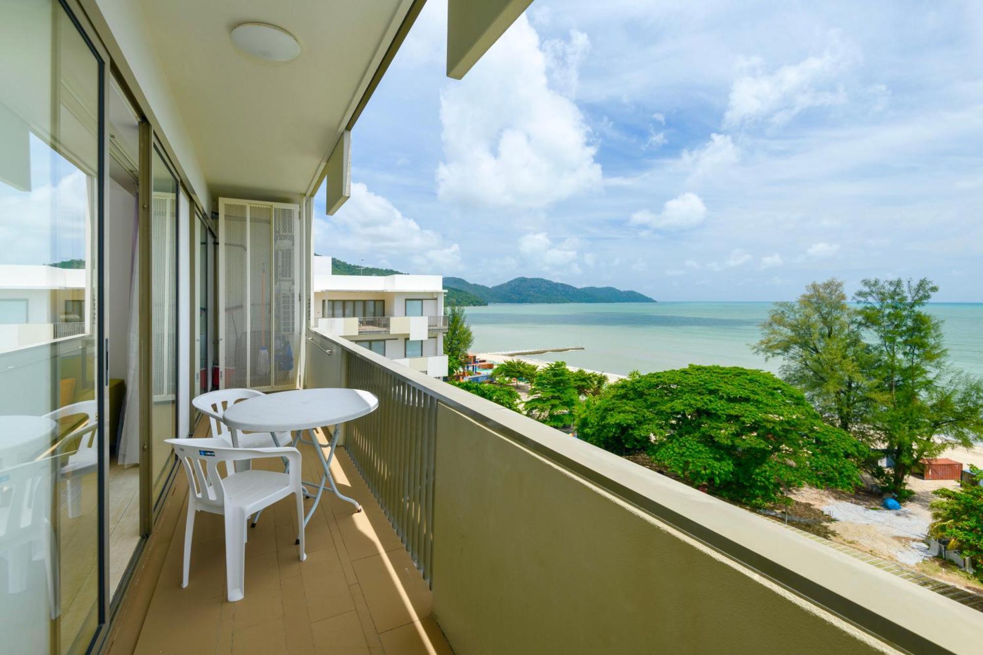 By The Sea Beach Front Apartment Batu Feringgi Buitenkant foto